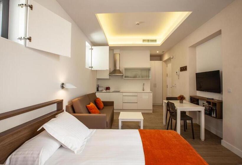 استودیوی استاندارد, Apartamentos Maier