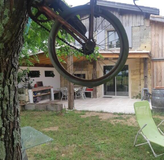 חדר לארבעה סטנדרטי עם נוף לגינה, Au Vélo Dans L Arbre