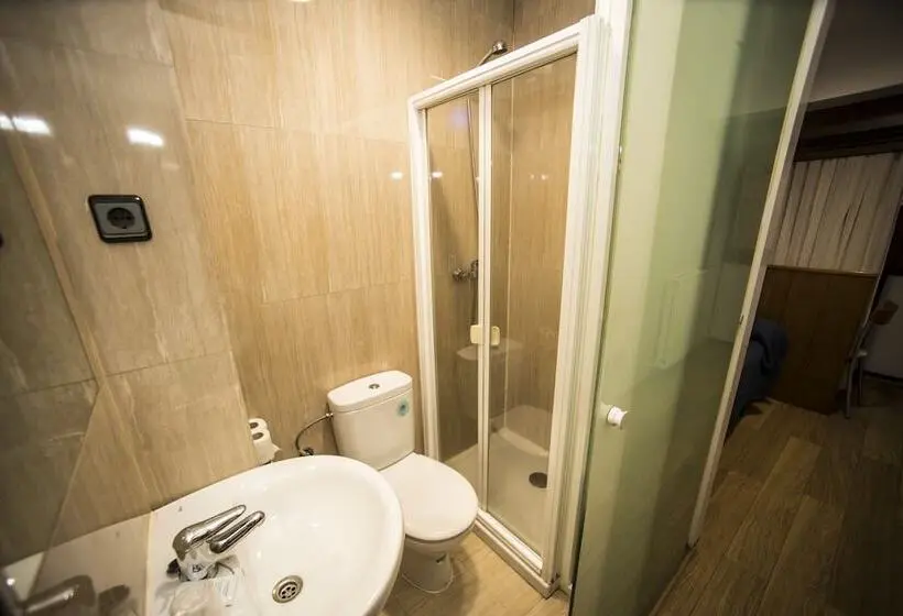 اتاق استاندارد یک نفره, Hostal Caballeros