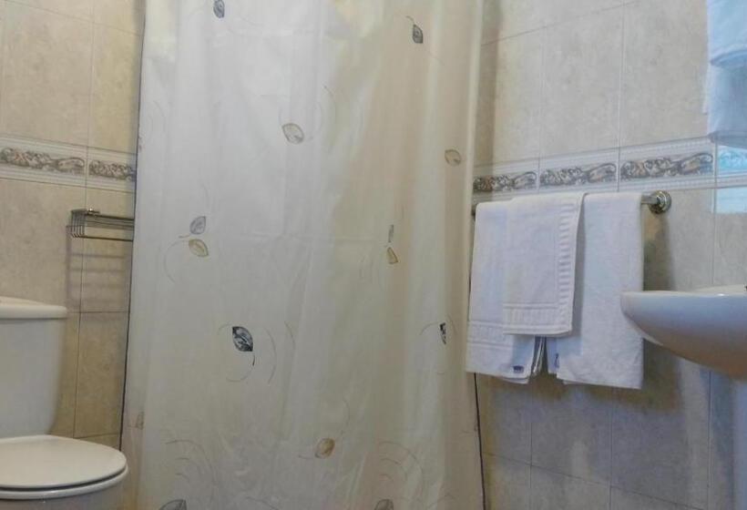 Номер Стандарт Трехместный, Pension Amparo Las Hayas