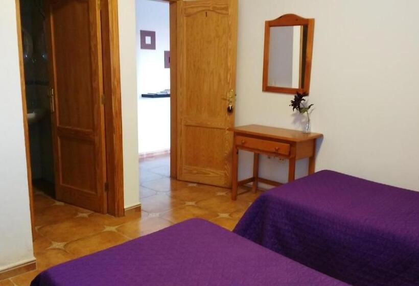 Номер Стандарт, Pension Amparo Las Hayas