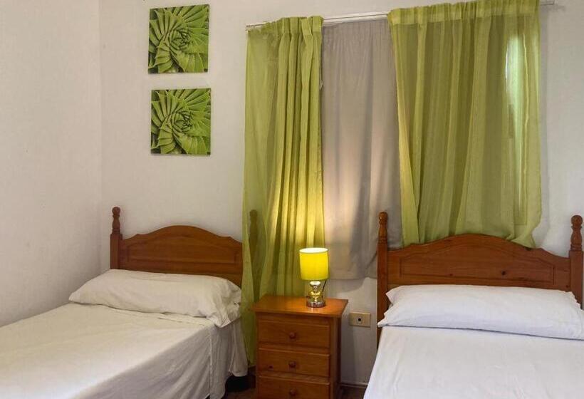 Номер Стандарт, Pension Amparo Las Hayas