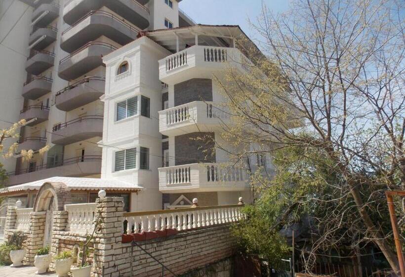 غرفة قياسية مطلّة علي البحر مزوَّدة بشُرفة, Villa Xika