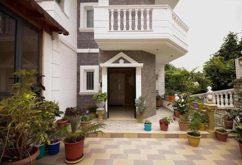 غرفة قياسية مطلّة علي البحر مزوَّدة بشُرفة, Villa Xika