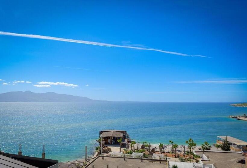 غرفة قياسية مطلّة علي البحر مزوَّدة بشُرفة, Villa Xika