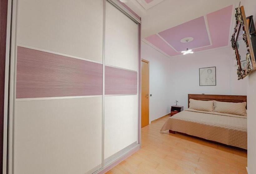 شقة غرفتين نوم مزودة بشُرفة, Villa Xika