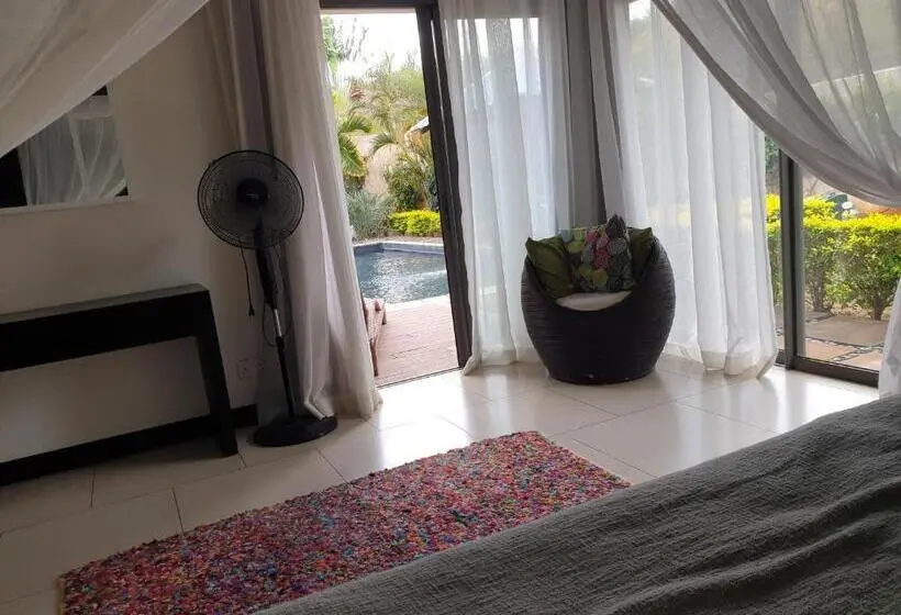 اتاق استاندارد با چشمانداز استخر, Chez Blandine Et Sylvain