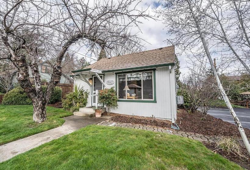 منزل غرفة نوم واحدة, Abigail S Bed And Breakfast Inn