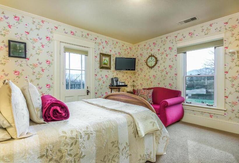 غرفة قياسية مزوَّدة بشُرفة, Abigail S Bed And Breakfast Inn