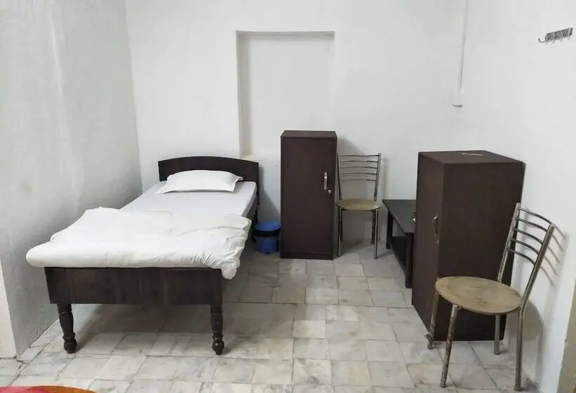 Bed in een Gedeelde Kamer, Backpacker Panda Chand Palace