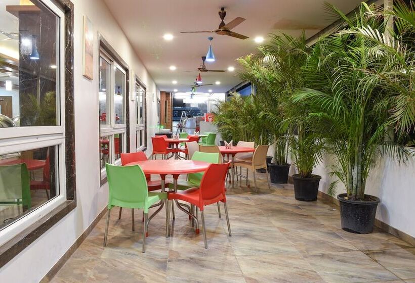 اتاق دلوکس مخصوص معلولین, Holiday Residency Coimbatore