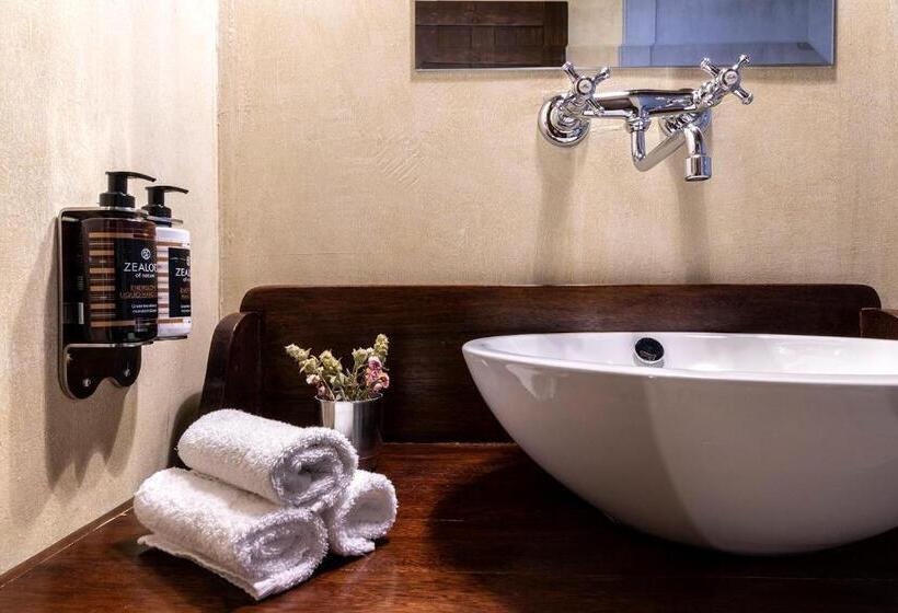 スタンダードトリプルルーム, Ktima Bellou