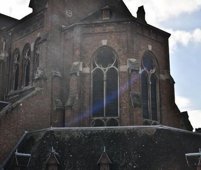 סוויטה, L'atrium