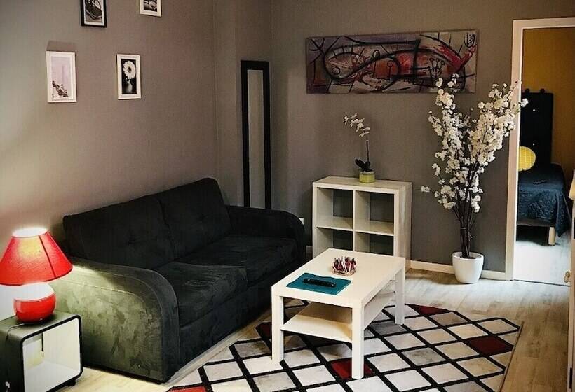 דירת חדר סופריור, L'atrium