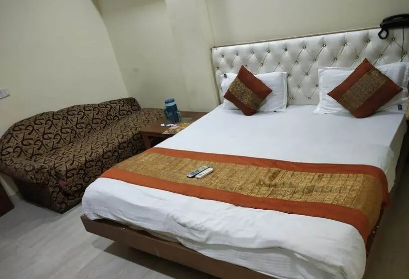 デラックストリプルルーム, Royal Residency   New Delhi Railway Station