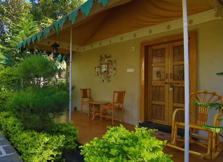 キングサイズベッドのスタンダードルーム, Saavaj Resort, Sasan Gir Where Wilderness Meets Luxury