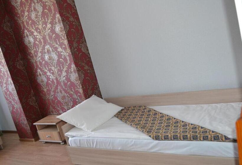 Suite Junior Familiare, Alash