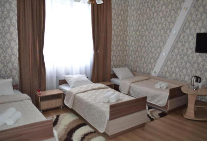 Camera Tripla Standard, Alash