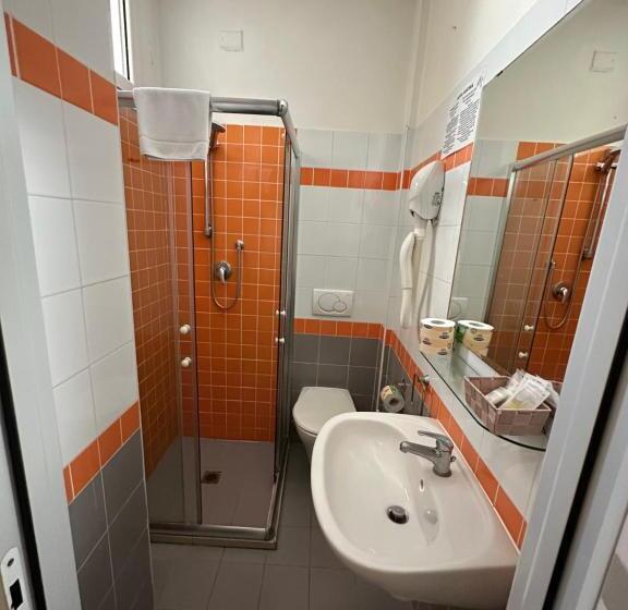 اتاق استاندارد, Austria