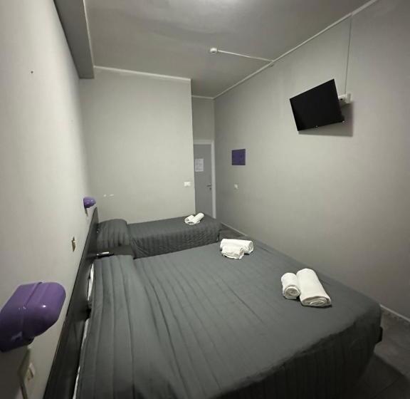 اتاق استاندارد سه تخته با بالکن, Austria