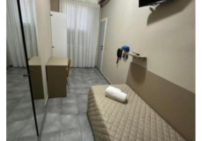 اتاق استاندارد یک نفره, Austria