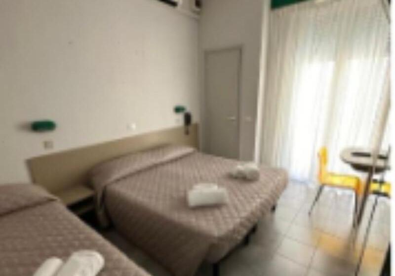 اتاق استاندارد سه نفره, Austria