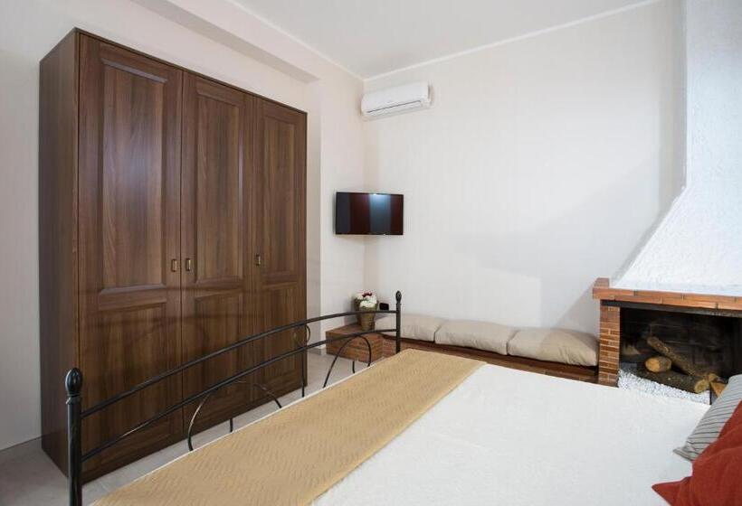 Трехместный Номер Стандарт с Балконом, B&b Cinisi Mare E Monti