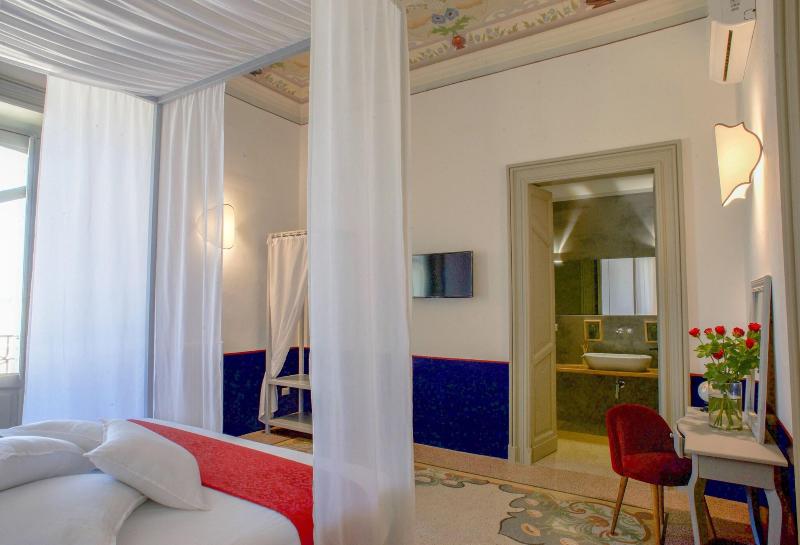 سوییت لوکس, B&b Raro  Liberty