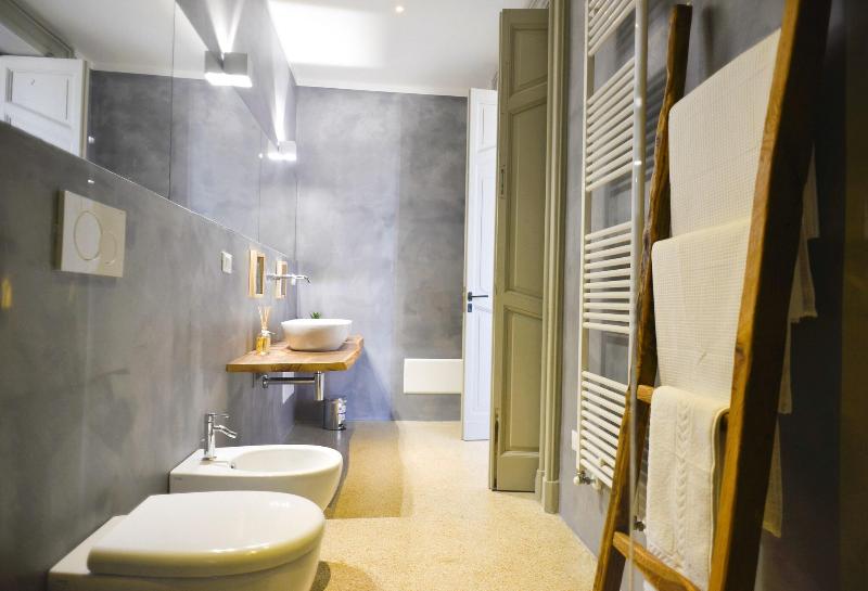 سوییت لوکس, B&b Raro  Liberty