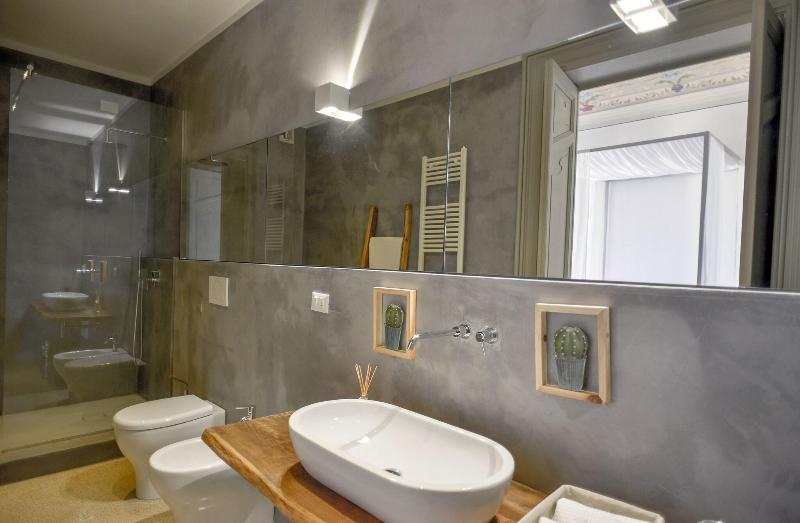 سوییت لوکس, B&b Raro  Liberty