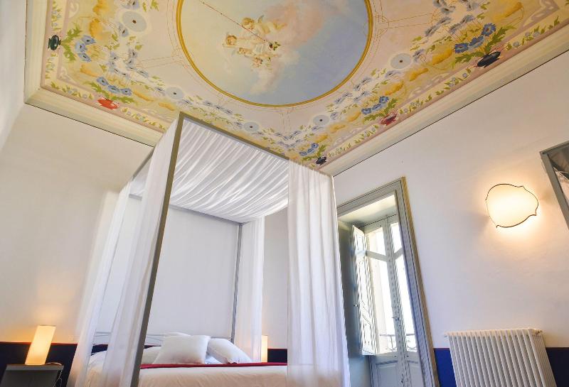 سوییت لوکس, B&b Raro  Liberty