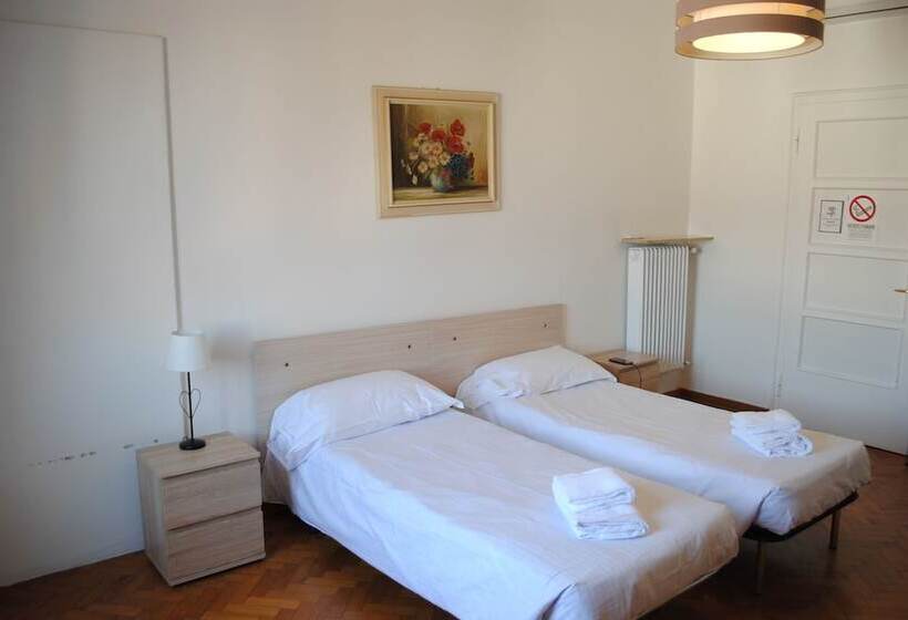 اتاق استاندارد با سرویس بهداشتی مشترک, Dreaming Verona Rooms