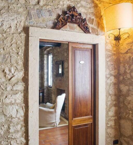 חדר סטנדרט, I Costanti