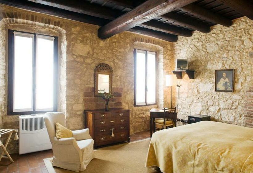 חדר סטנדרט, I Costanti