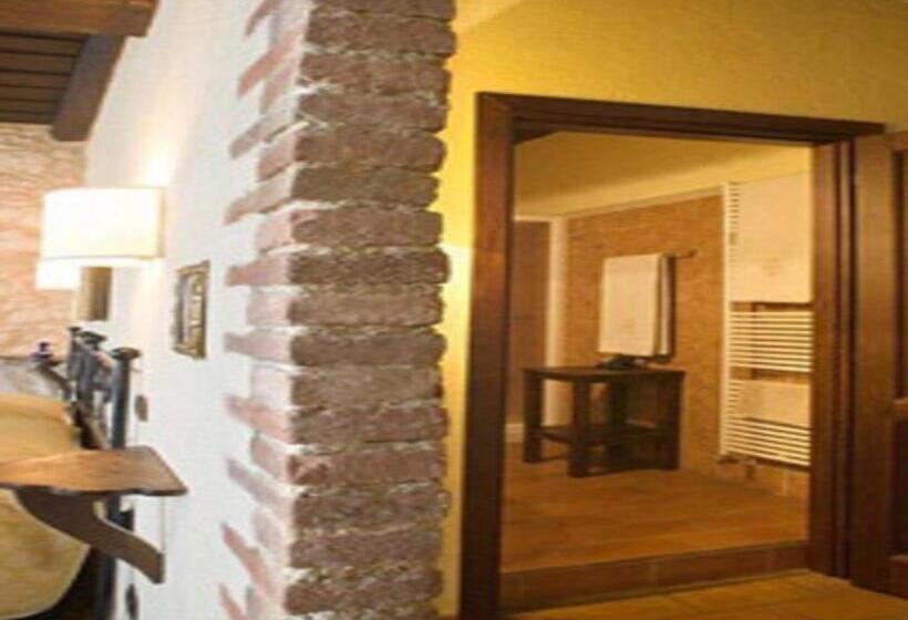 חדר סטנדרט, I Costanti