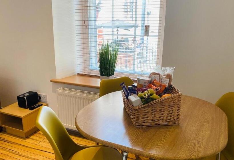 침실 2개 아파트, Siberia Bar &