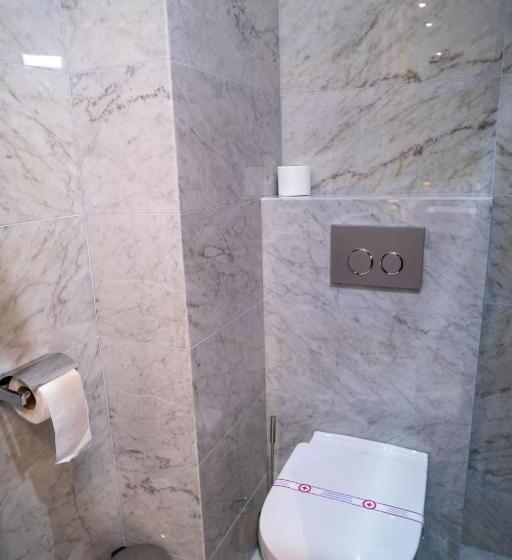 اتاق سوپریور, Atina