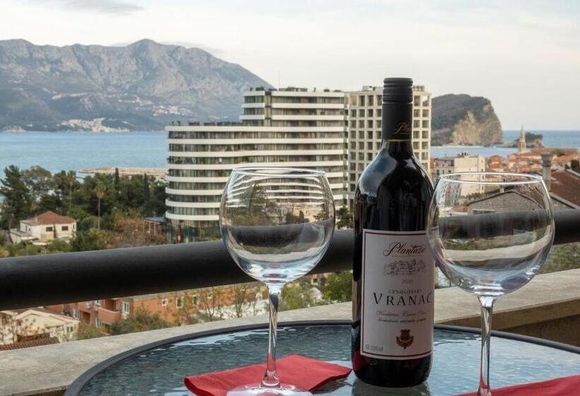 سوییت خانوادگی, Atina