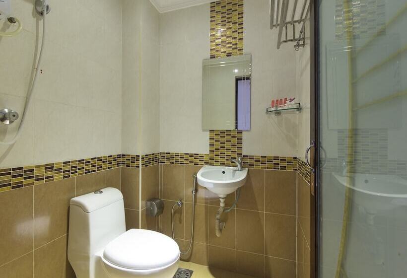 חדר דלוקס, Lebuh Queen City