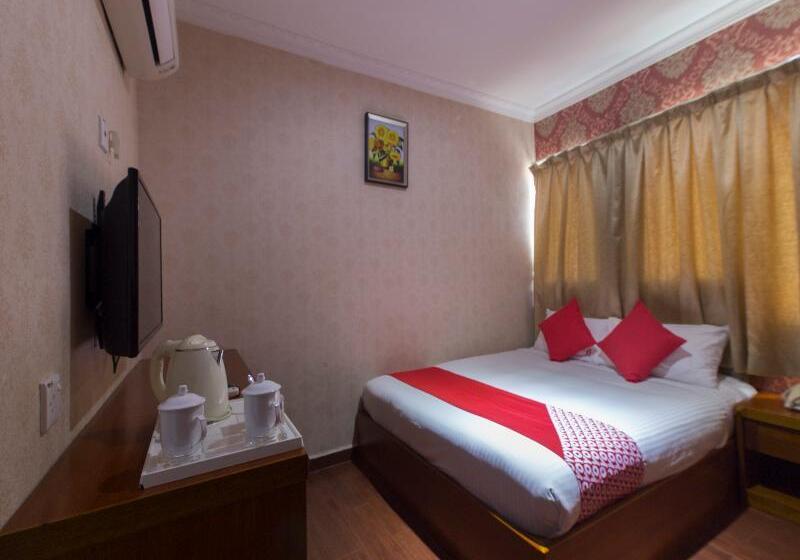 חדר דלוקס, Lebuh Queen City