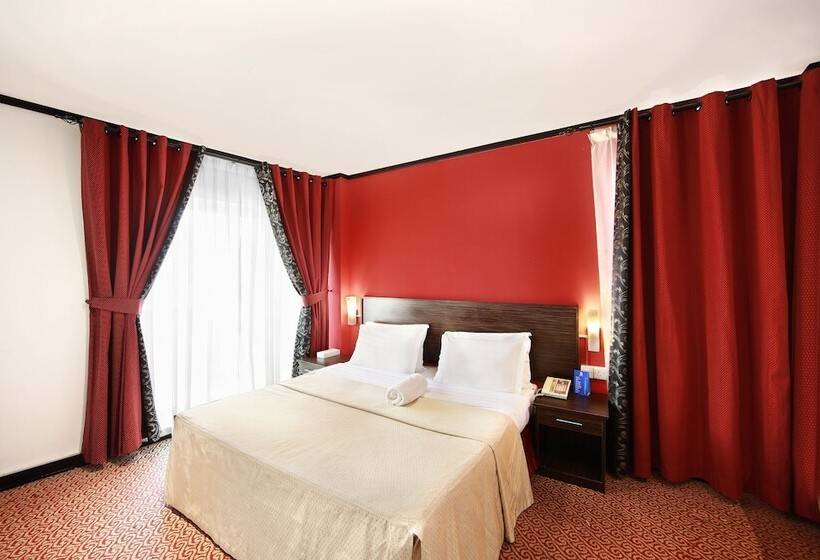 Номер Deluxe, Manhattan Avenue