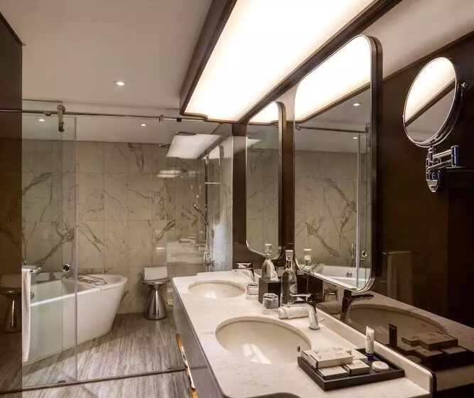 Royal Suite