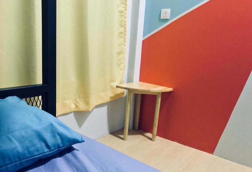 Quarto Estandar Individual Banheiro Compartilhado, The Good Travelers Hostel   Kl Airport