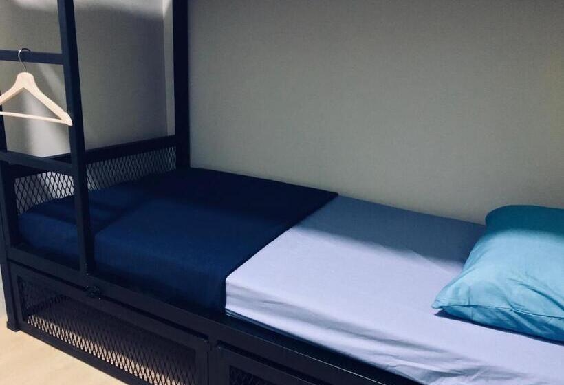 חדר סטנדרד יחיד חדר אמבטיה משותף, The Good Travelers Hostel Kl Airport