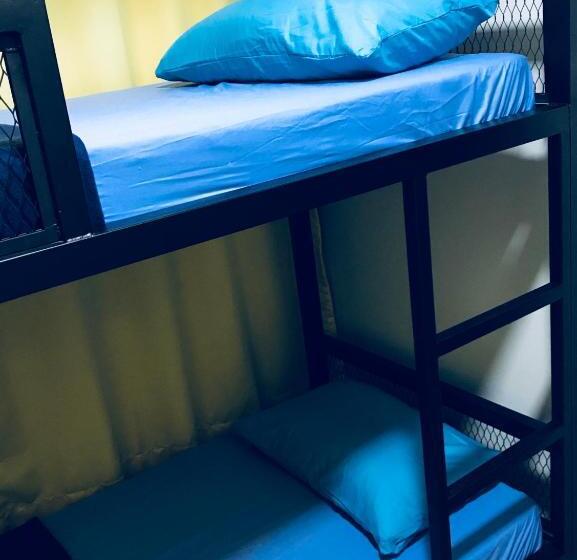 חדר סטנדרט חדר אמבטיה משותף, The Good Travelers Hostel Kl Airport