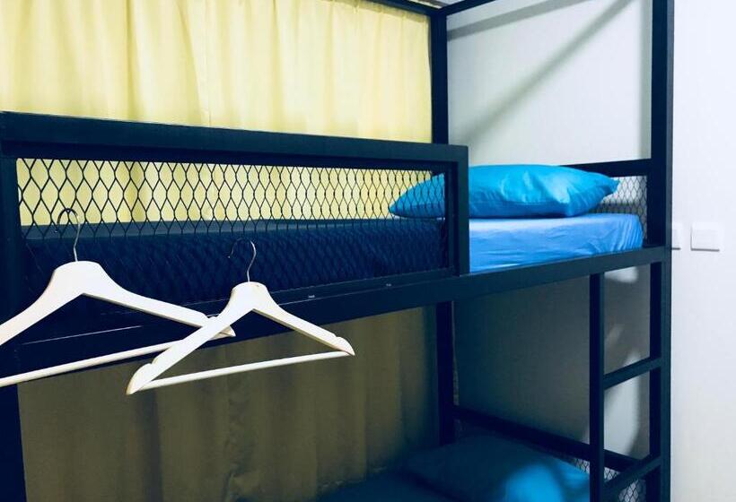 חדר סטנדרט חדר אמבטיה משותף, The Good Travelers Hostel Kl Airport