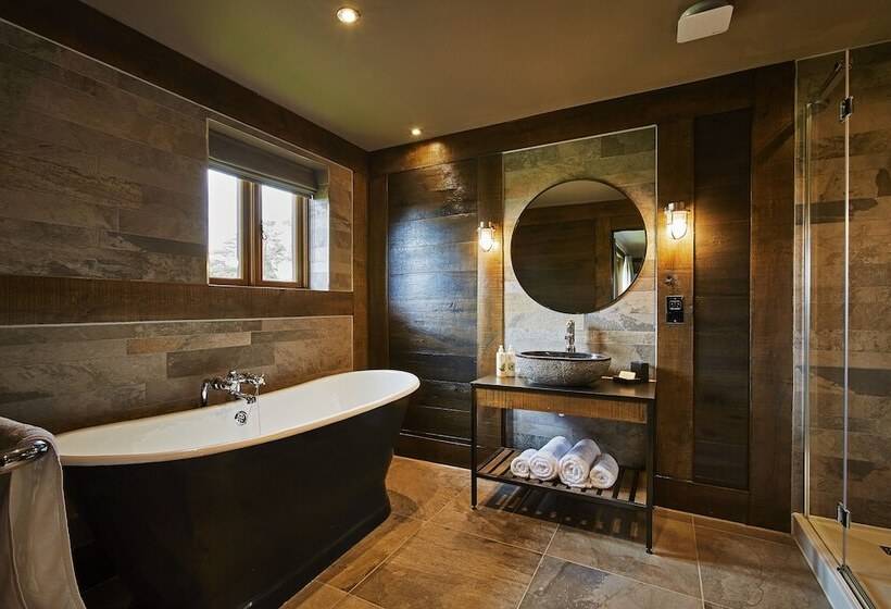 豪华房间, The Jack Russell