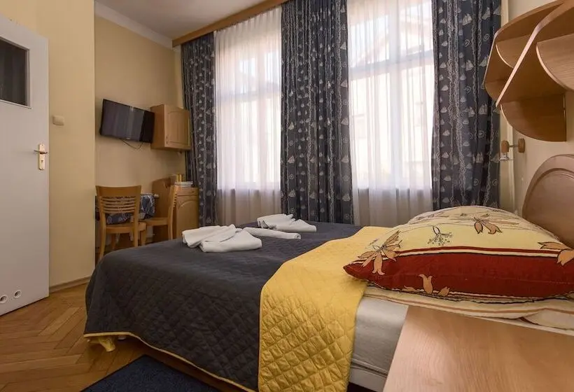 اتاق اکونومی, Villa Casteria