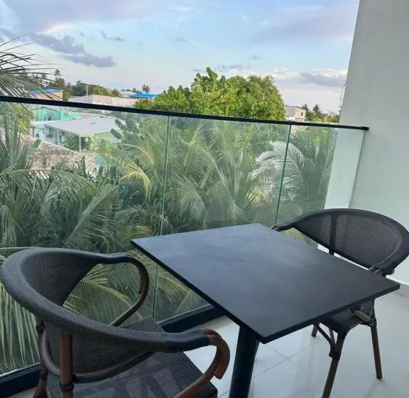 اتاق خانوادگی, Yuvi Blue Maldives & Spa