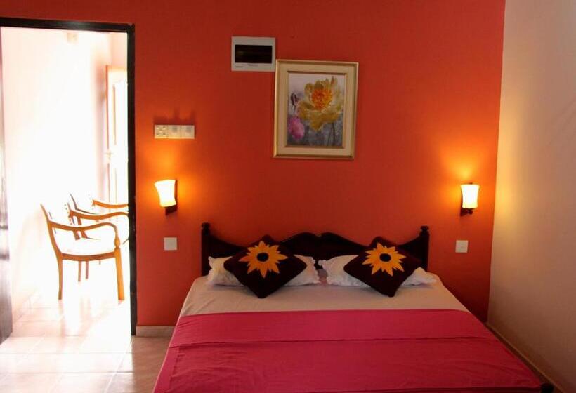 Апартаменты Deluxe 1 Спальня, Holiday Guest Inn